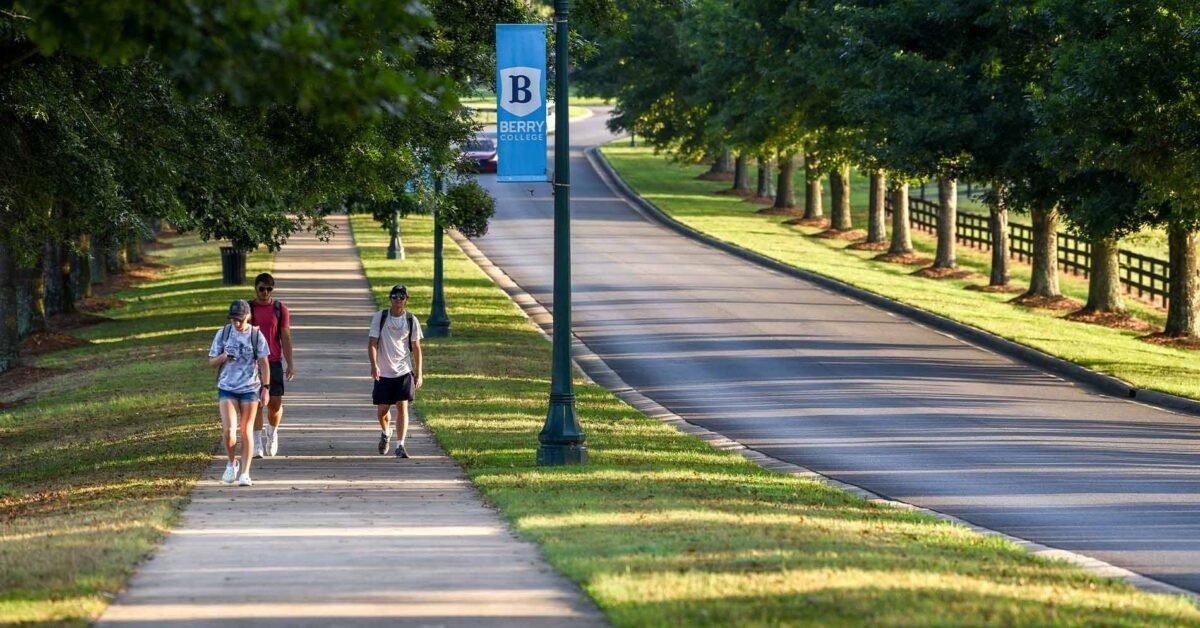Are gated communities more appealing to safety‑conscious parents?